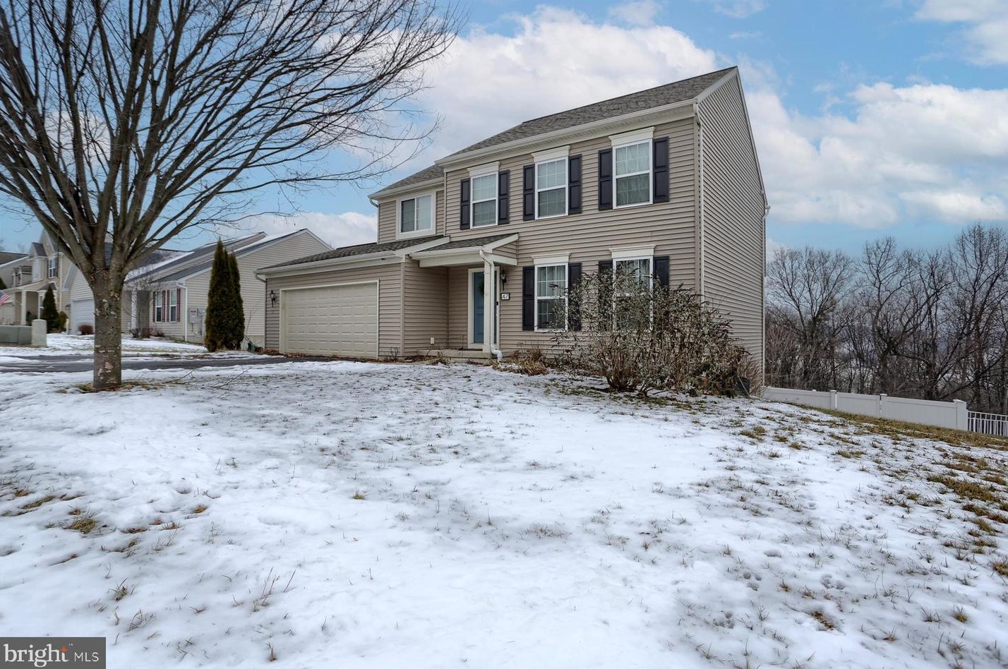 47 Wildflower Cir, Lebanon PA  17046-8122 exterior
