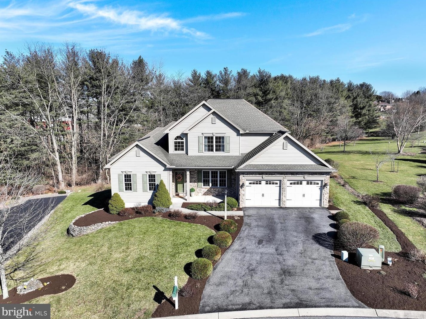 867 Water Edge Ct, Lebanon, PA 17046-2158