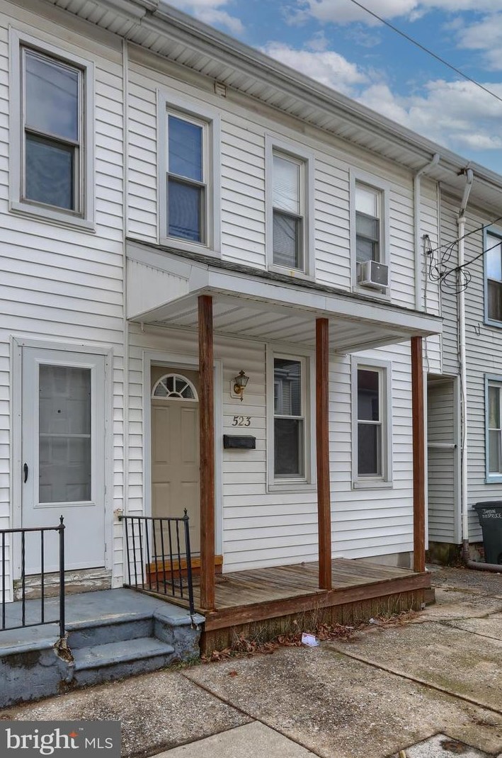 523 Spruce St, Lebanon PA  17046-3542 exterior
