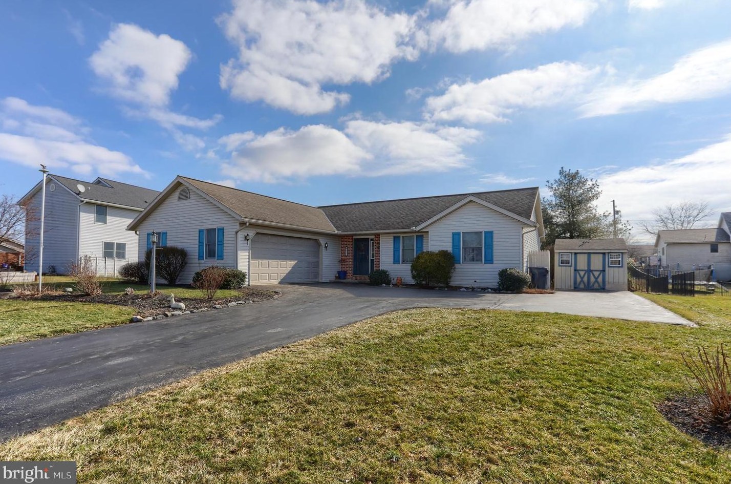637 Progress Ave, Lebanon, PA 17042-3902