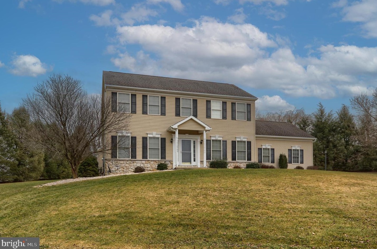 300 Fisher Ln, Lebanon, PA 17042-8980