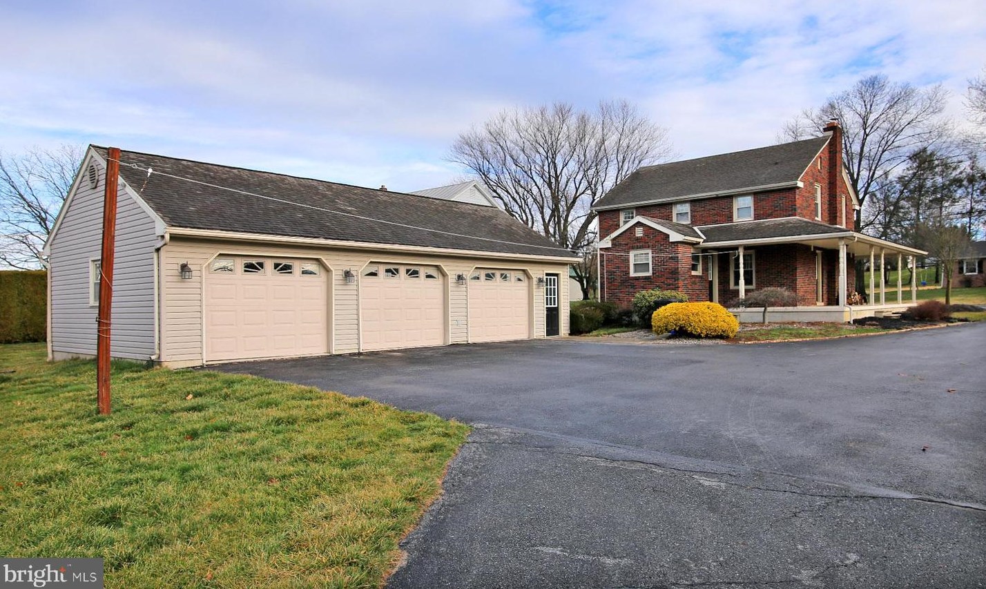 2033 5th Ave, Lebanon, PA 17042-9709