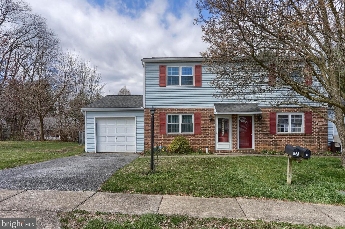 43 Dogwood Ln, Lebanon, PA 17042-3215