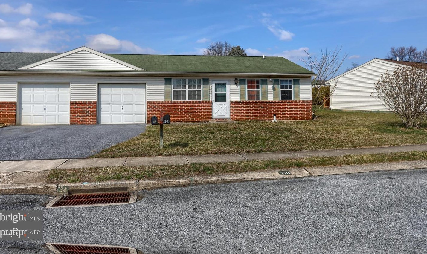 231 Ctr St, Lebanon PA 17042-4437 exterior