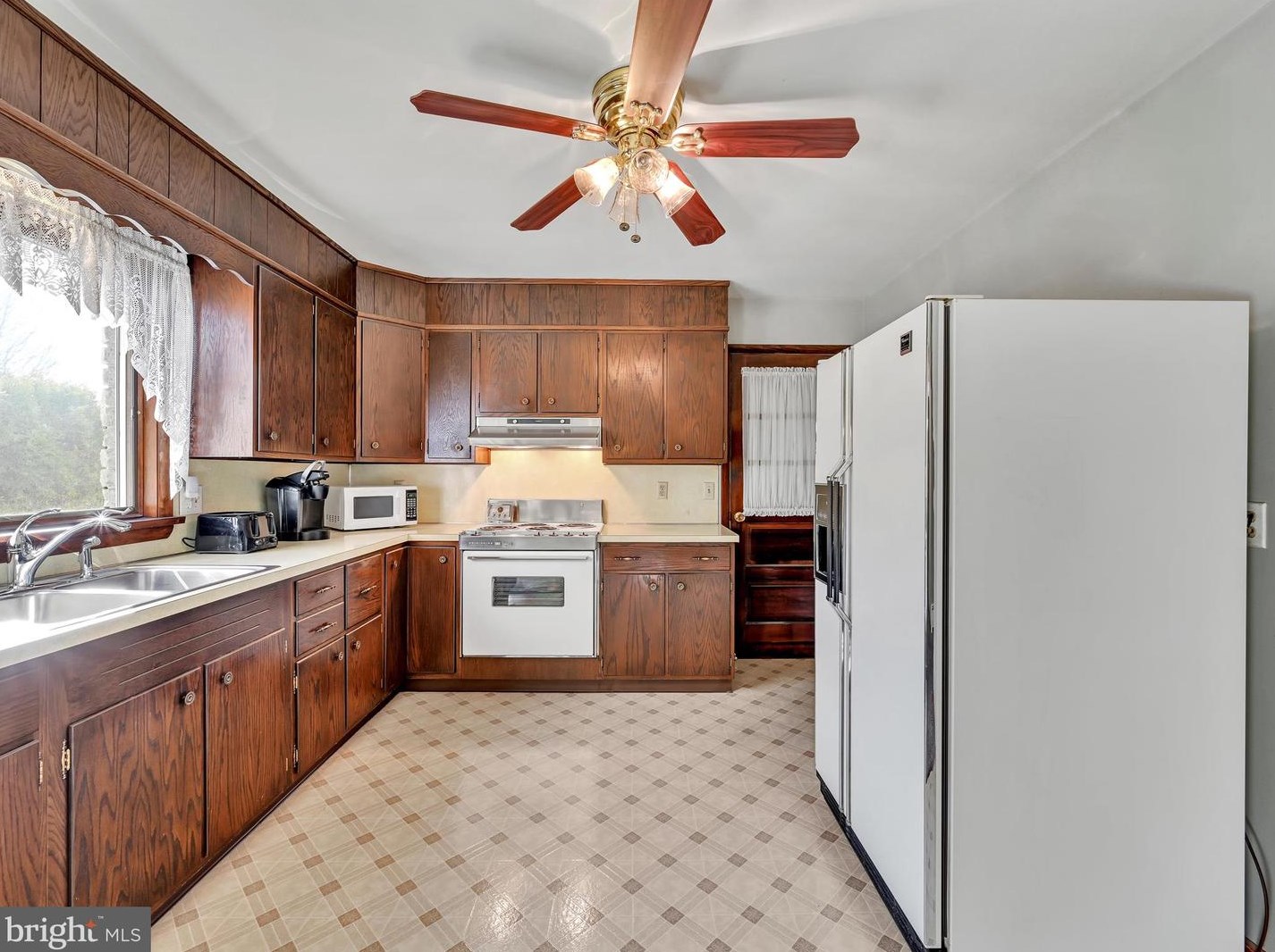 220 Cyrus St, Lebanon PA  17042-2441 exterior