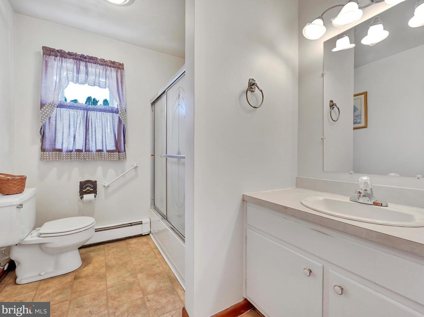 220 Cyrus St, Lebanon PA  17042-2441 exterior