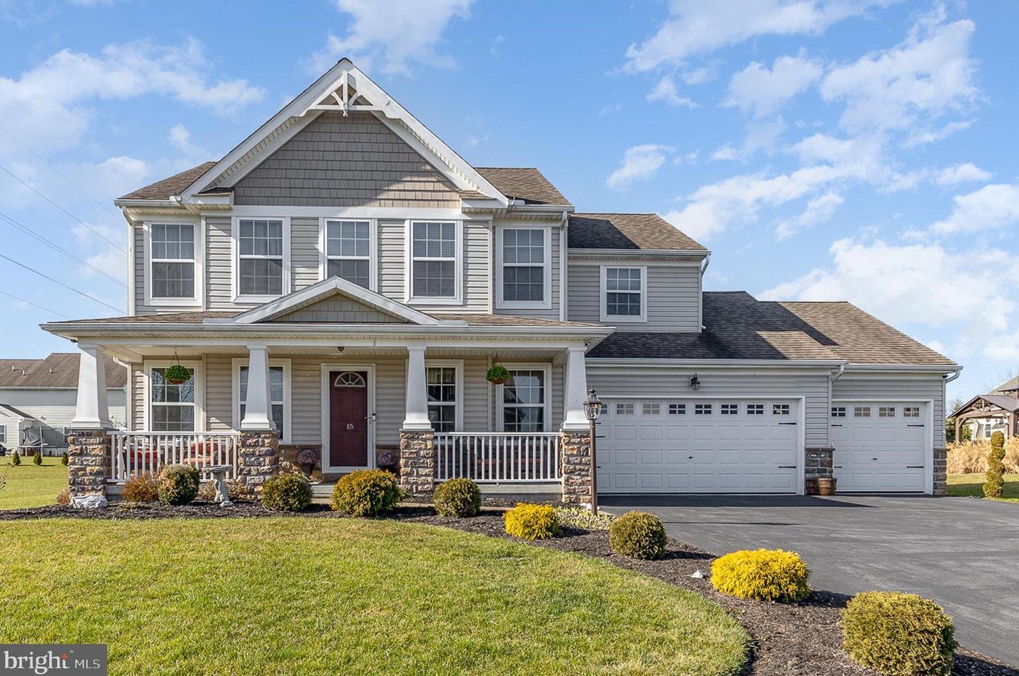 15 Waterford Ln, Bellegrove, PA 17003