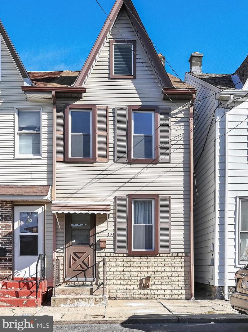 323 Weidman St, Lebanon, PA 17046-3741