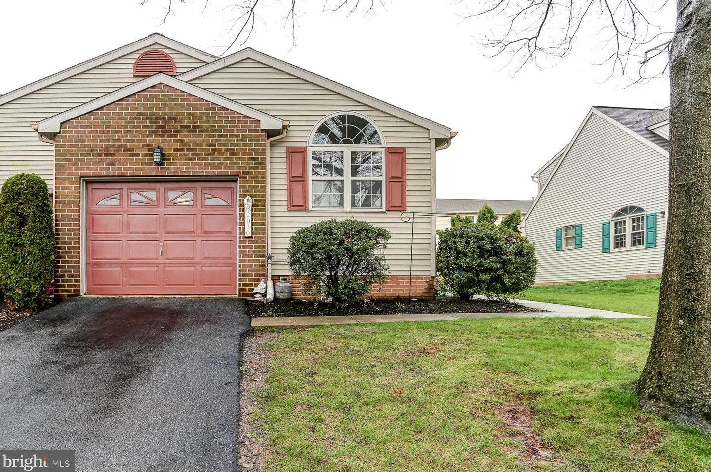 2030 Acorn Dr, Lebanon, PA 17042-5798