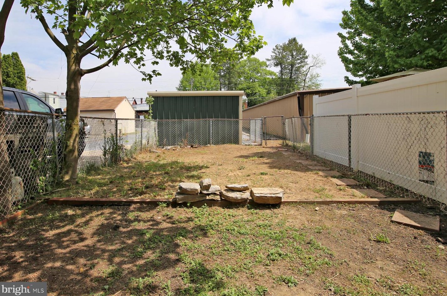 320 9th St, Lebanon PA  17042-5906 exterior