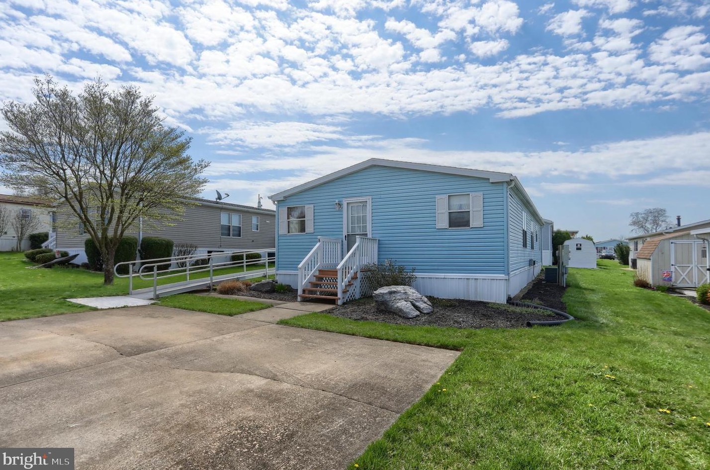 8 Daniel Ave, Lebanon, PA 17042-7194