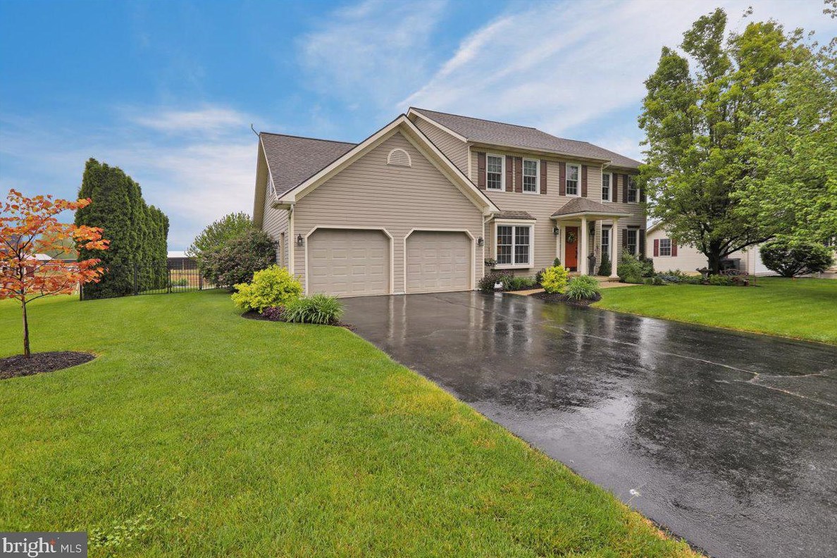 58 Eastfield Dr, Lebanon, PA 17042-8014
