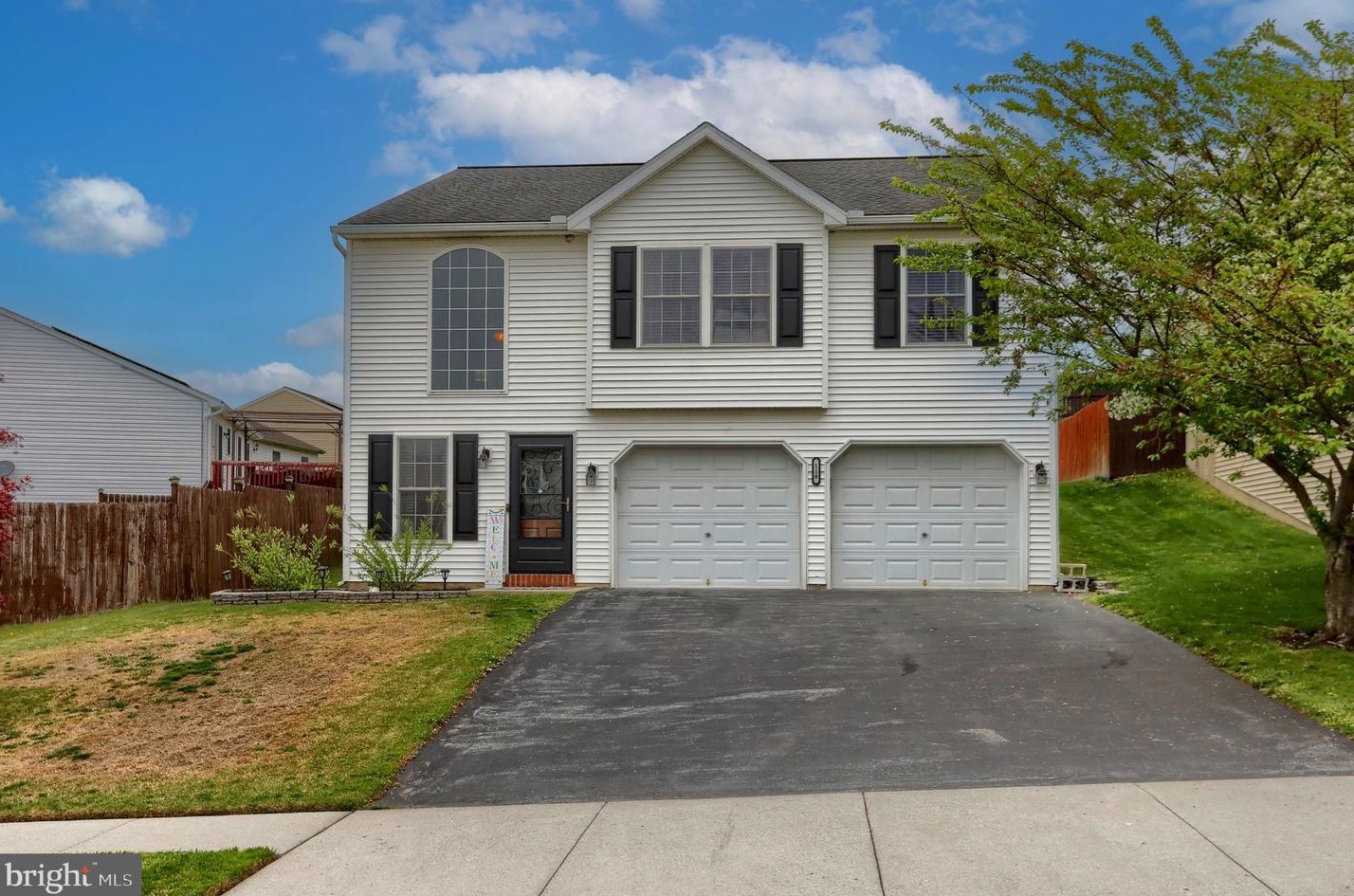 118 Twin Creeks Dr, Bordnersville, PA 17038-8319