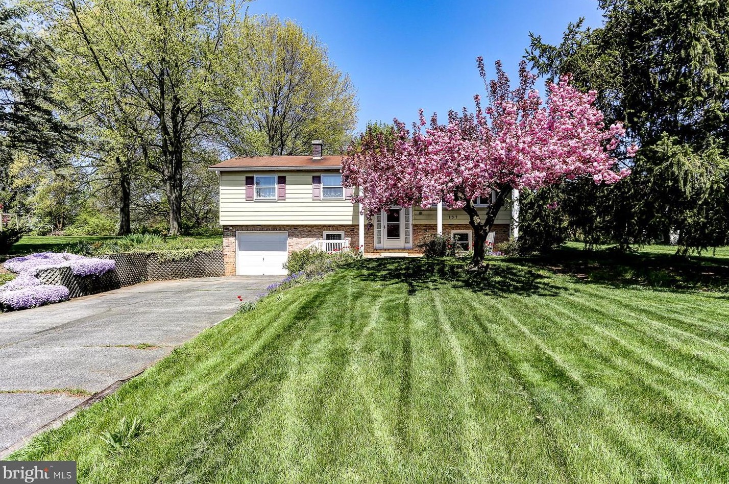 137 Deer Dr, Bordnersville, PA 17038
