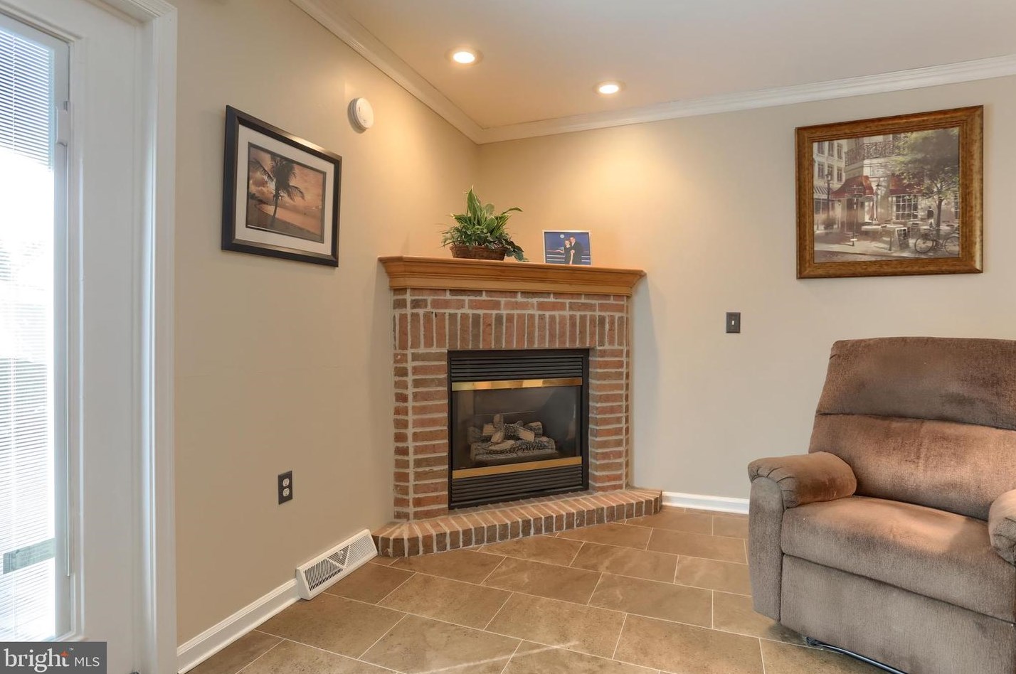 236 Weymouth Dr, Lebanon PA 17042-4159 exterior