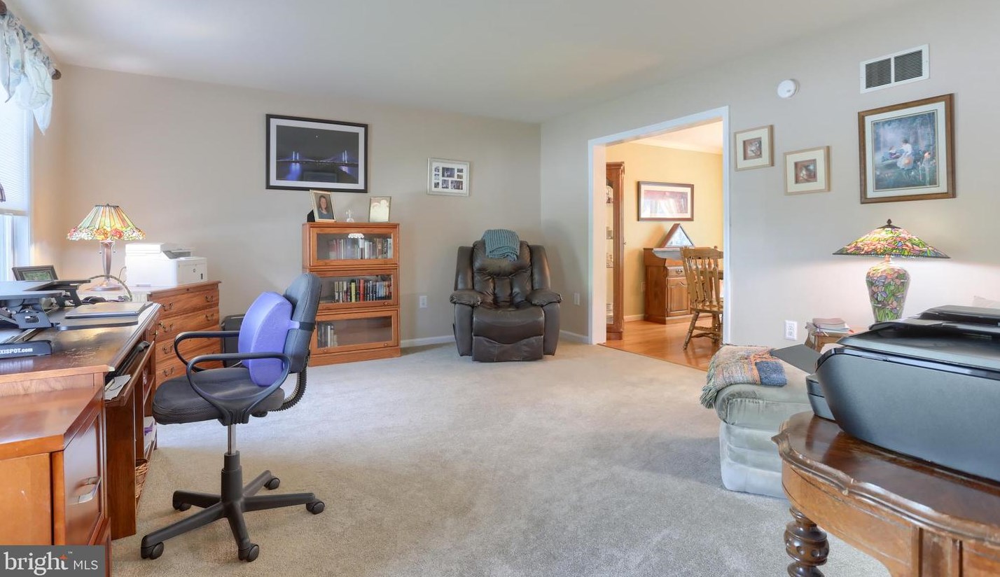 236 Weymouth Dr, Lebanon PA 17042-4159 exterior