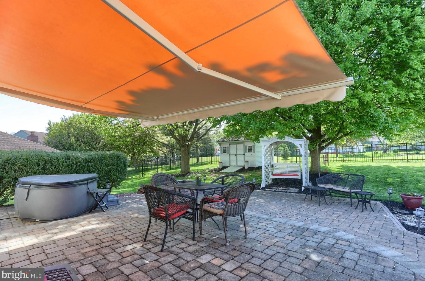 236 Weymouth Dr, Lebanon PA 17042-4159 exterior