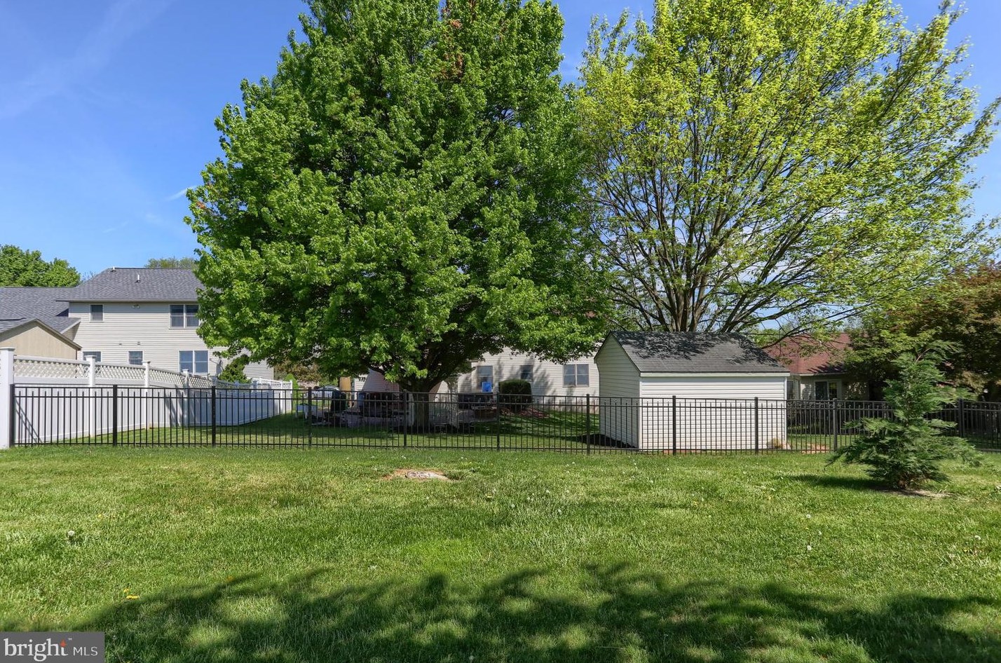 236 Weymouth Dr, Lebanon PA 17042-4159 exterior