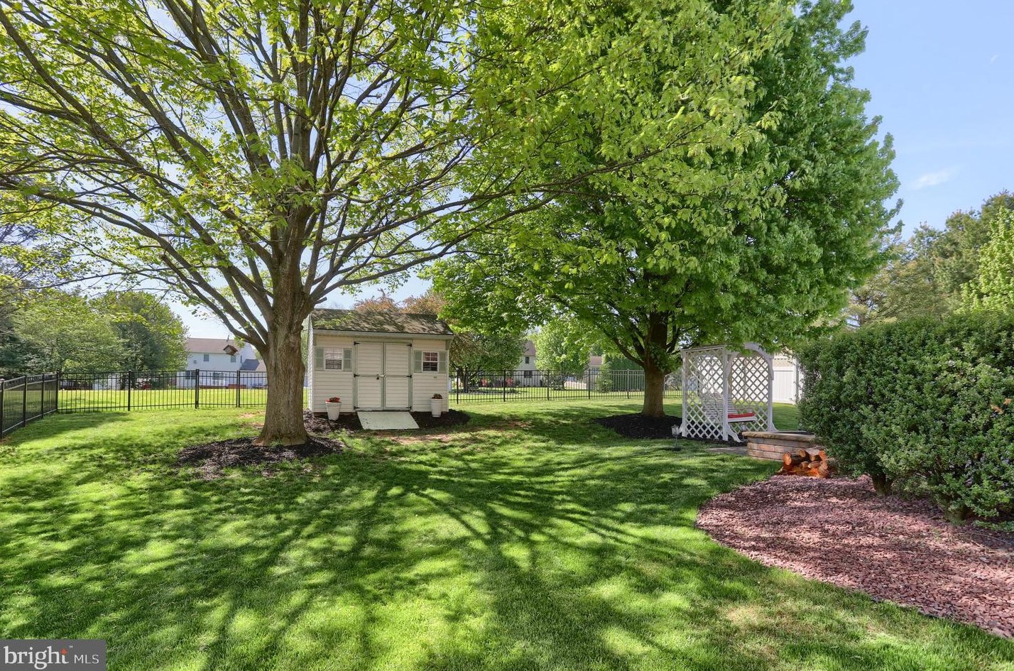 236 Weymouth Dr, Lebanon PA 17042-4159 exterior