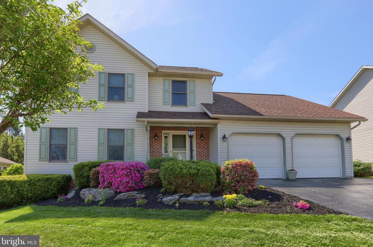 236 Weymouth Dr, Lebanon, PA 17042