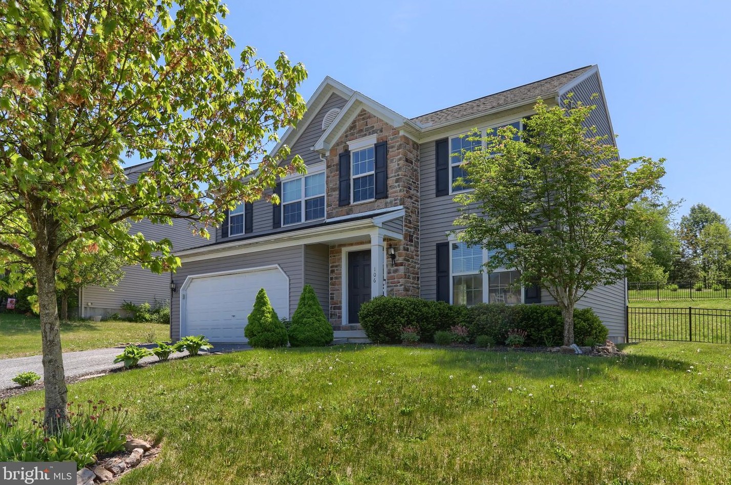 106 Blackberry Ln, Lebanon, PA 17046-8125