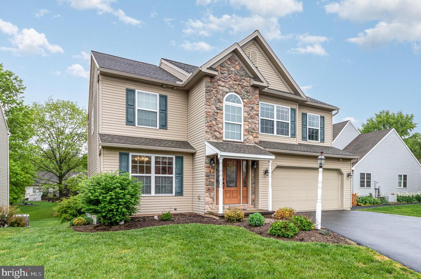 706 Brookside Ln, Lebanon, PA 17042
