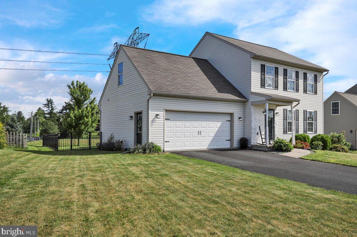 5 Willowcreek Ave, Bordnersville, PA 17038-7926