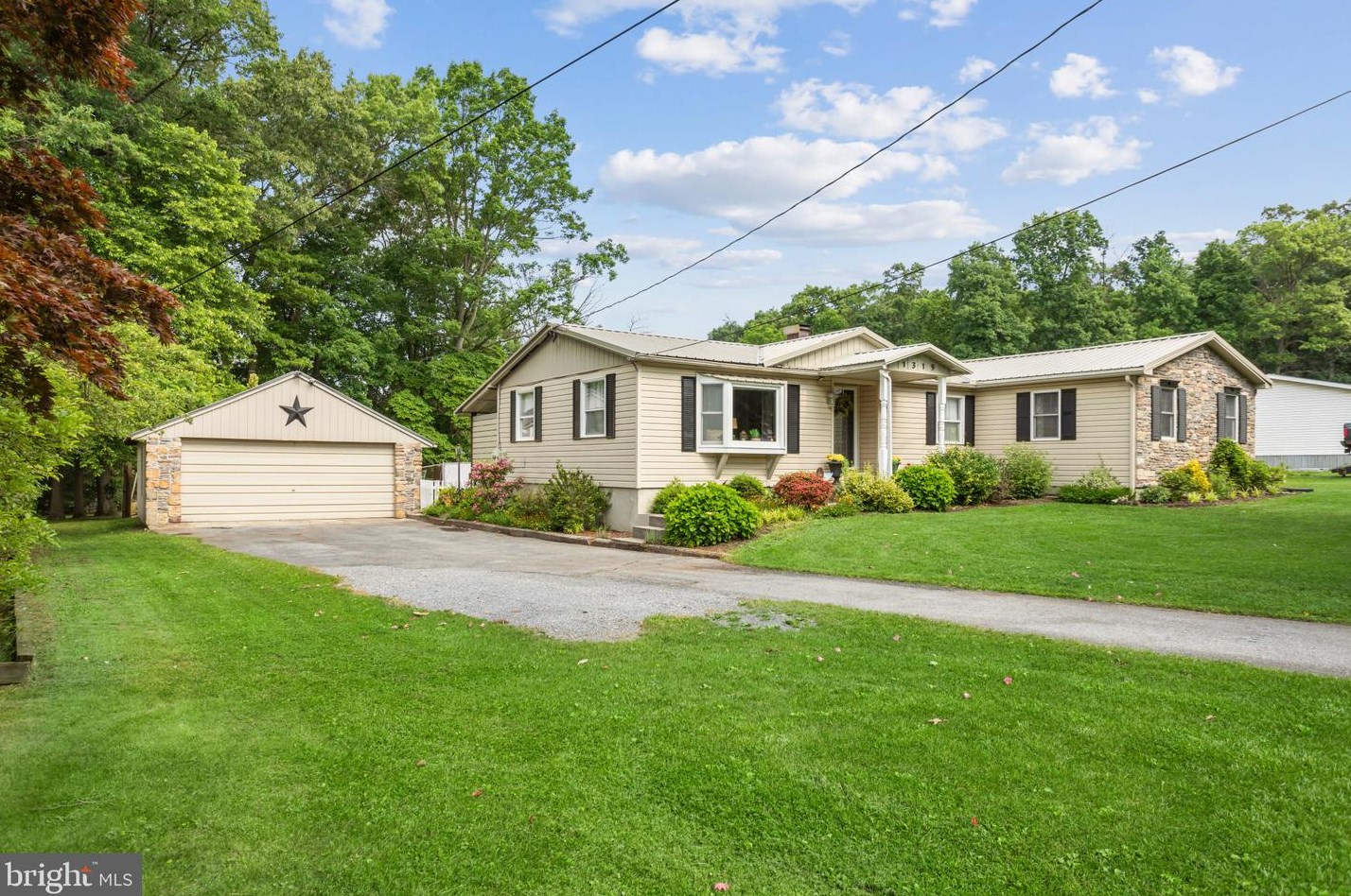 1319 Mount Wilson Rd, Lebanon, PA 17042-3833