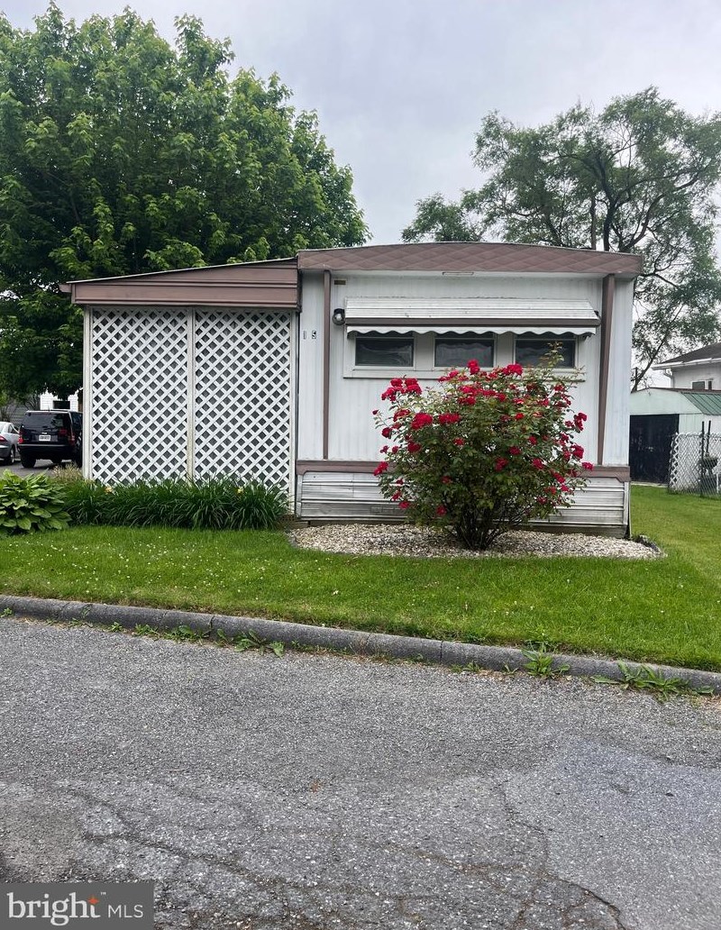 15 David Dr, Lebanon, PA 17046-3024