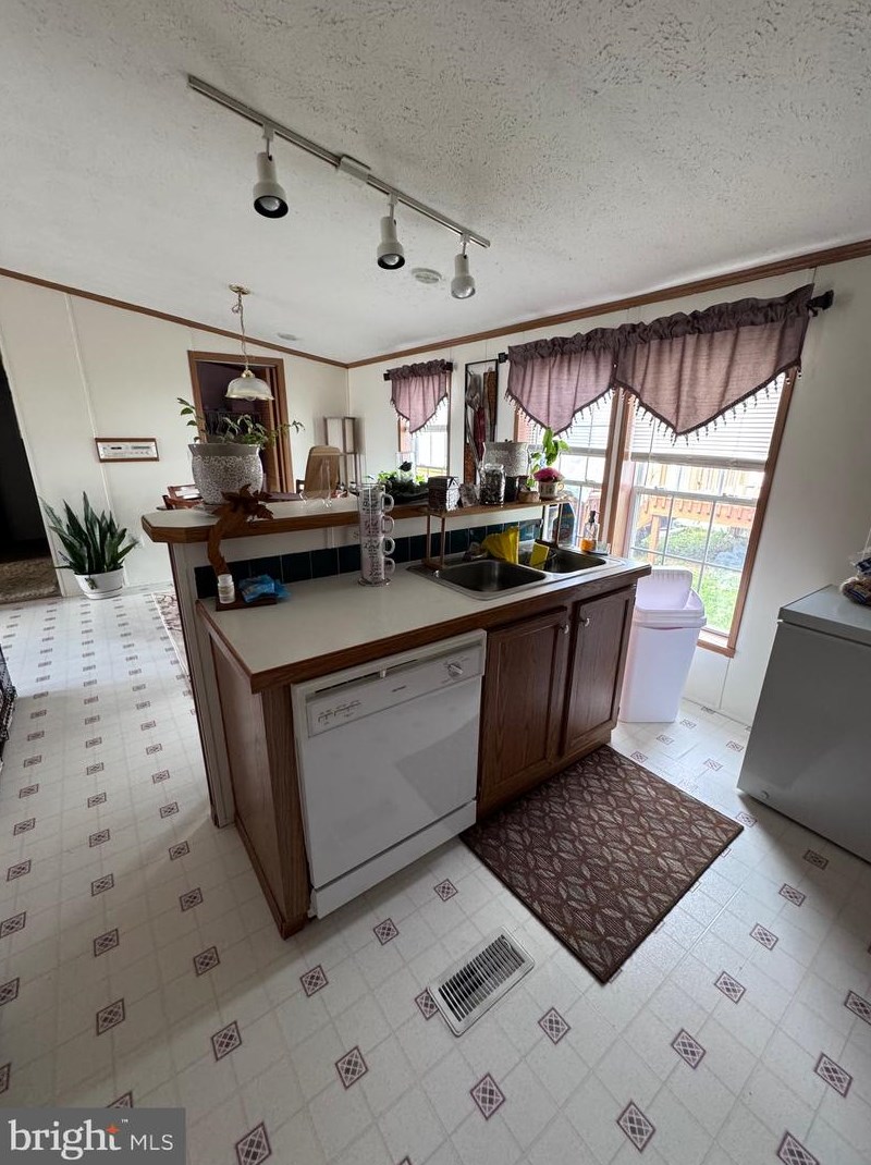 4 Timothy Ave, Lebanon PA 17042-4011 exterior