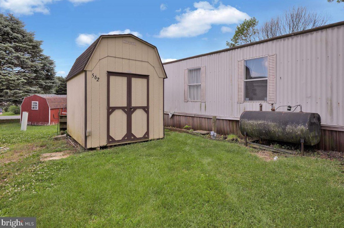 562 Palm City Park, Bellegrove PA 17003-9348 exterior