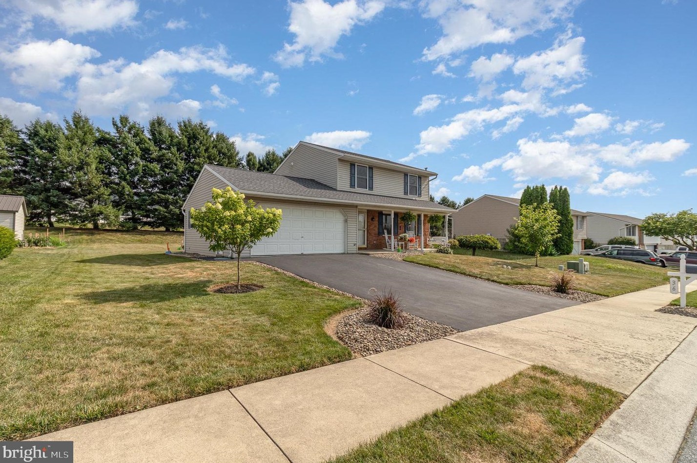36 Treeline Dr, Stricklerstown, PA 17073