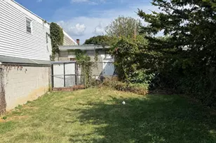 352 N 7th St, Lebanon, PA 17046 - Photo 4