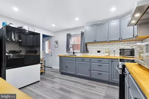 1025 Cornwall Rd, Lebanon, PA 17042 - Photo 1