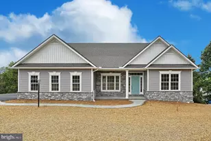 111 Starlight Ln, Lebanon, PA 17046 - Photo 2