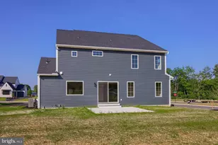 836 Wheatfield Ln, Lebanon, PA 17042 - Photo 4