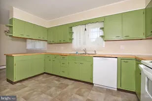 716 E Maple St, Lebanon, PA 17046 - Photo 12