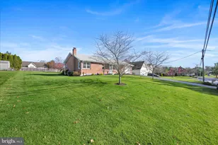542 S Lingle Ave, Palmyra, PA 17078 - Photo 2