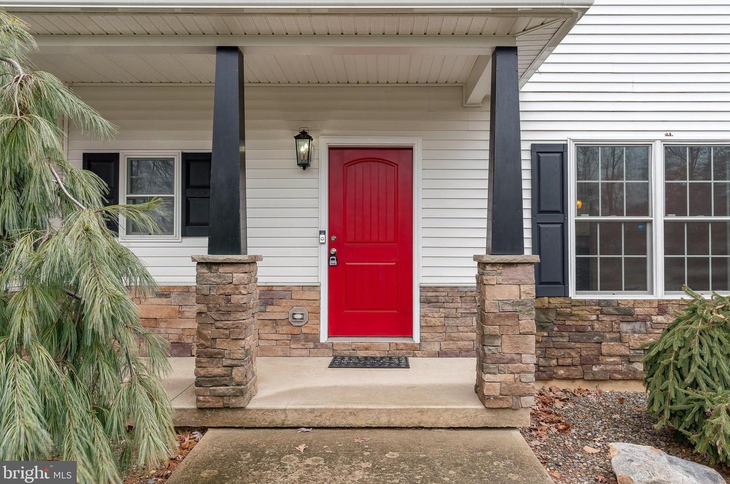 141 Woodcrest Blvd, Hazle Township, PA 18201