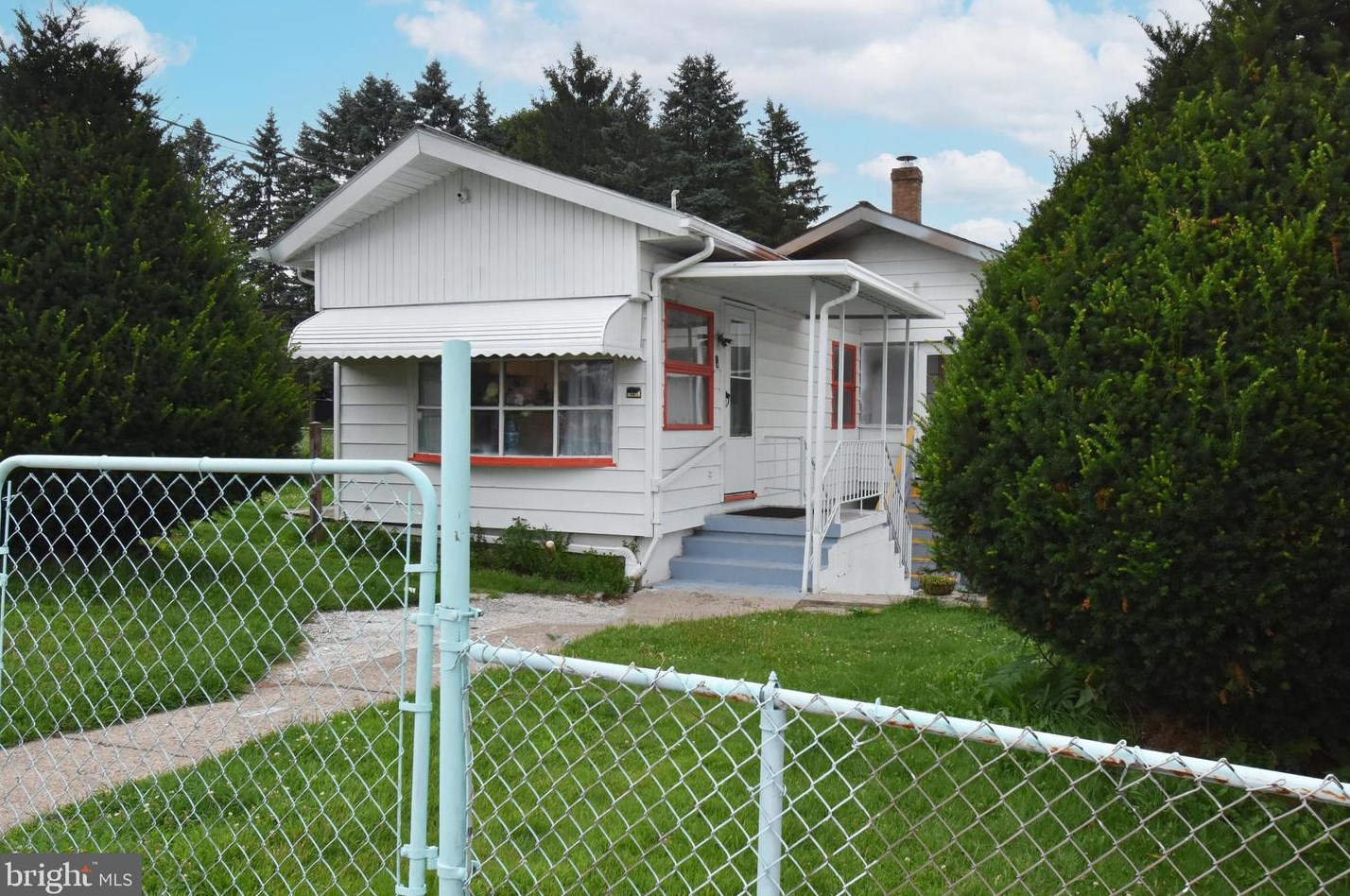 409 Vine St, Freeland, PA 18224-1830