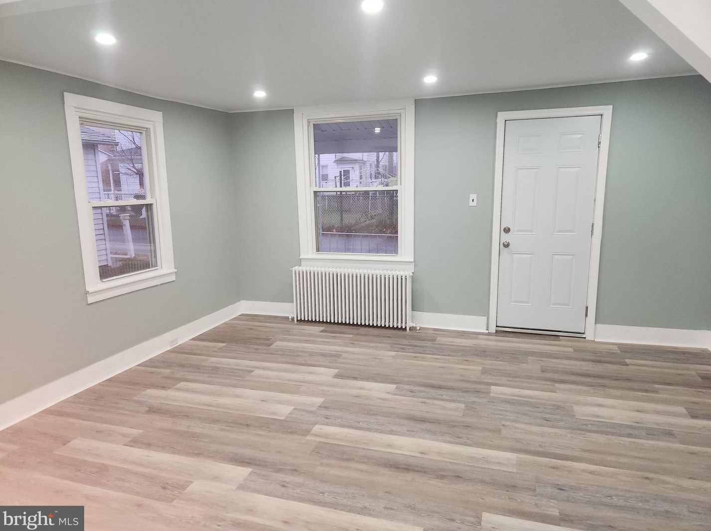 1109 Burton St, Freeland, PA 18224-1303