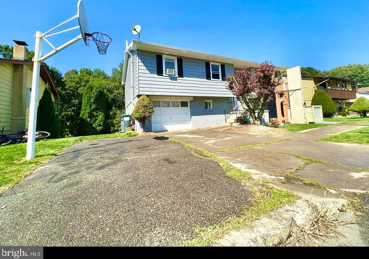 125 E 23rd St, Hazle Township, PA 18202