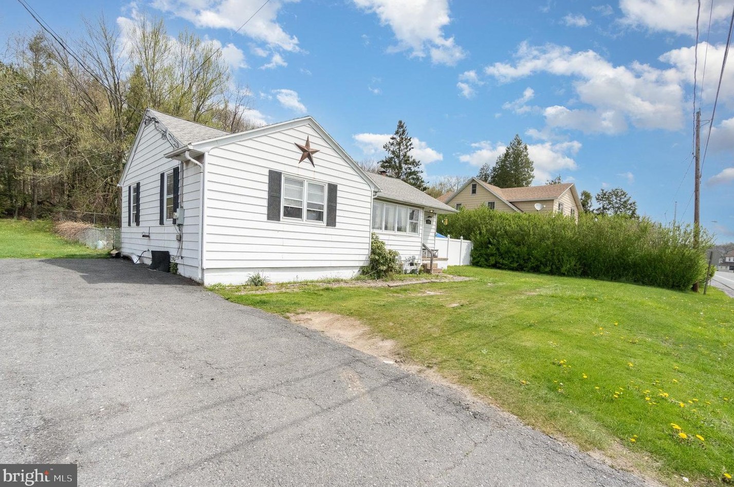 1159 State Route 940, Hazle Township, PA 18202-2979
