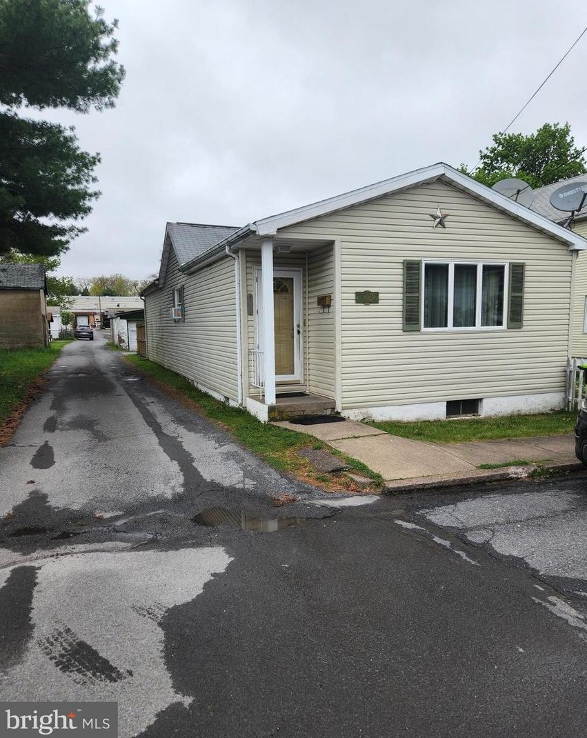 407 Luzerne St, Freeland, PA 18224-2132