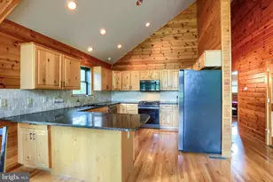 125 Pebble Beach Dr, Hazleton, PA 18202 - Photo 16