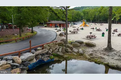 426 Royal Aberdeen, Hazle Township, PA 18202 - Photo 2