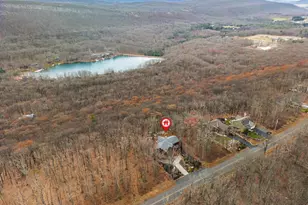 720 Turnberry Ln, Hazleton, PA 18202 - Photo 4