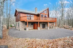 720 Turnberry Ln, Hazleton, PA 18202 - Photo 2