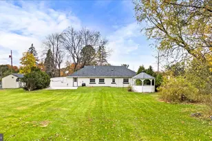 1215 Country Club Rd, Clarks Summit, PA 18411 - Photo 42