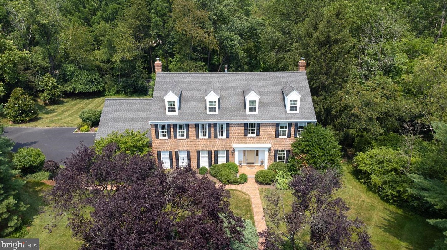 1401 Tanglewood Dr, North Wales, PA 19454-3674
